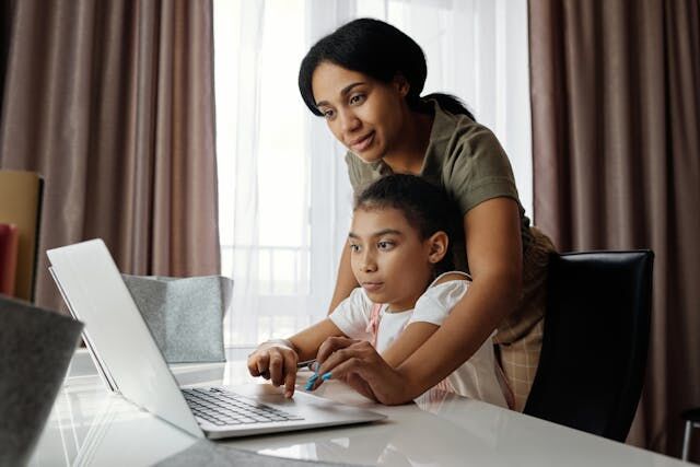 Turning Your Home into a Classroom: Tips for Aspiring Online Teachers